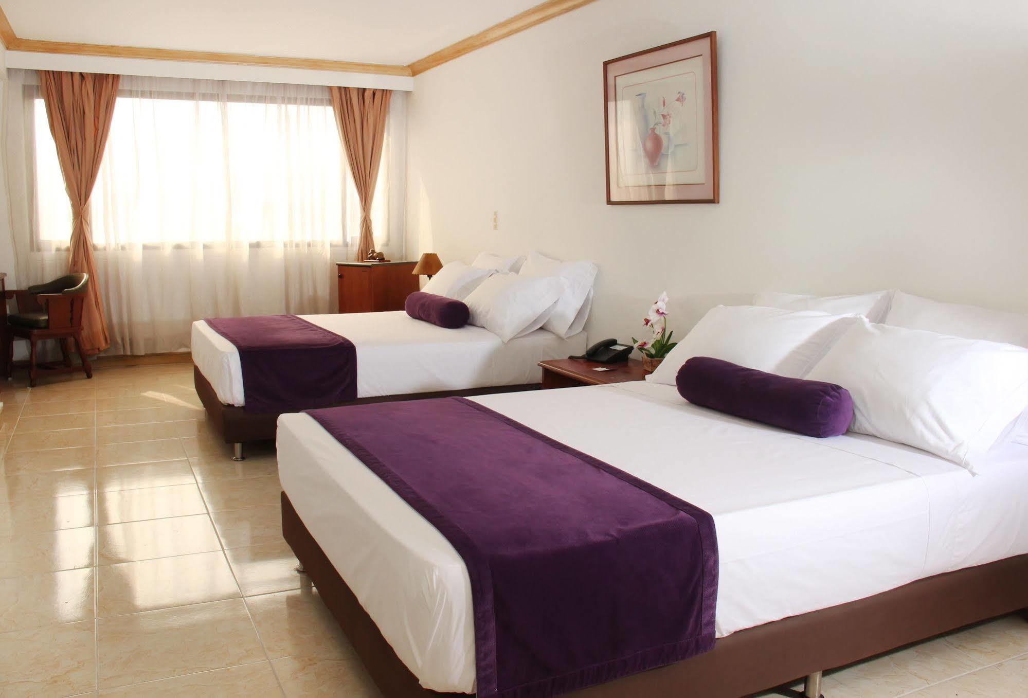 Ayenda 1235 Botero Hotel Medellín Eksteriør billede
